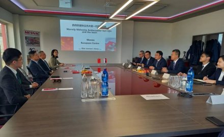 孙立杰一行到6686体育欧洲研发中心考察调研