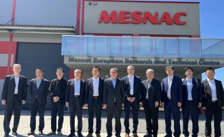 商务部欧洲司司长余元堂一行到6686体育欧洲研发中心调研