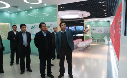 全国工商联副秘书长王忠明来6686体育调研