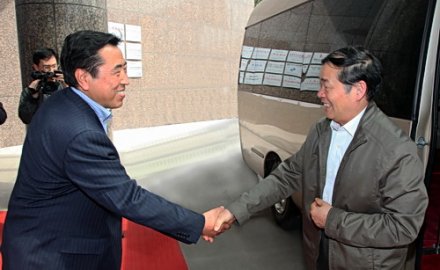 工信部副部长杨学山一行到国家轮胎中心考察